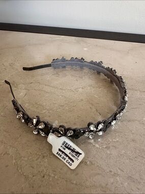 NWT Deepa Gurnani Crystal Headband Grey